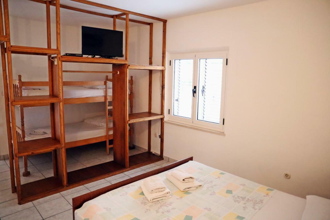 Apartments Katica Лумбарда Екстер'єр фото