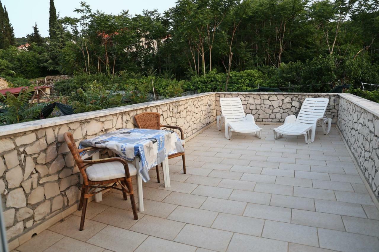 Apartments Katica Лумбарда Екстер'єр фото