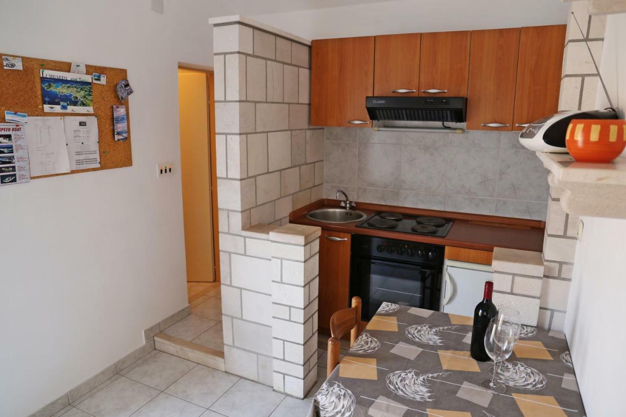 Apartments Katica Лумбарда Екстер'єр фото
