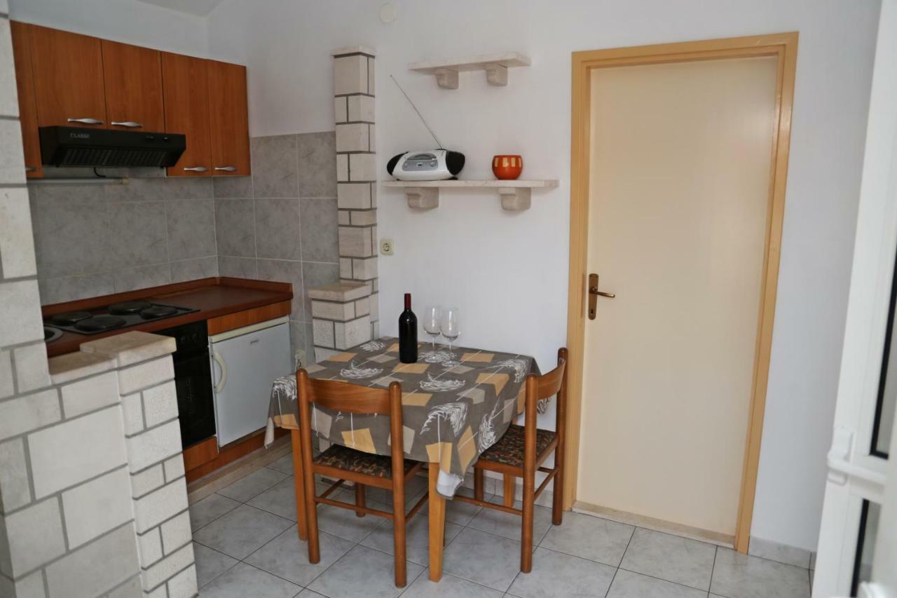 Apartments Katica Лумбарда Екстер'єр фото